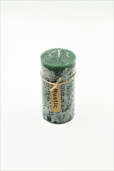 Rustik Kerze dunkelgrün, 140 x 70 mm, Brenndauer 55 Std., durchgefärbt, strukturierte, rauhe Oberfläche